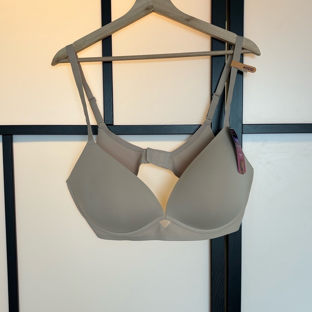 Maidenform wireless‎ bra. Women’s size 40DD. NWT